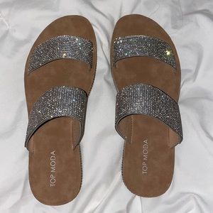 NEW Silver Rhinestone Double-Banded Sandal - size 6.5